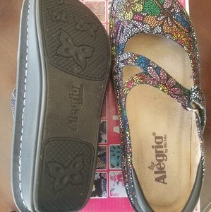 Alegria nursing shoes
